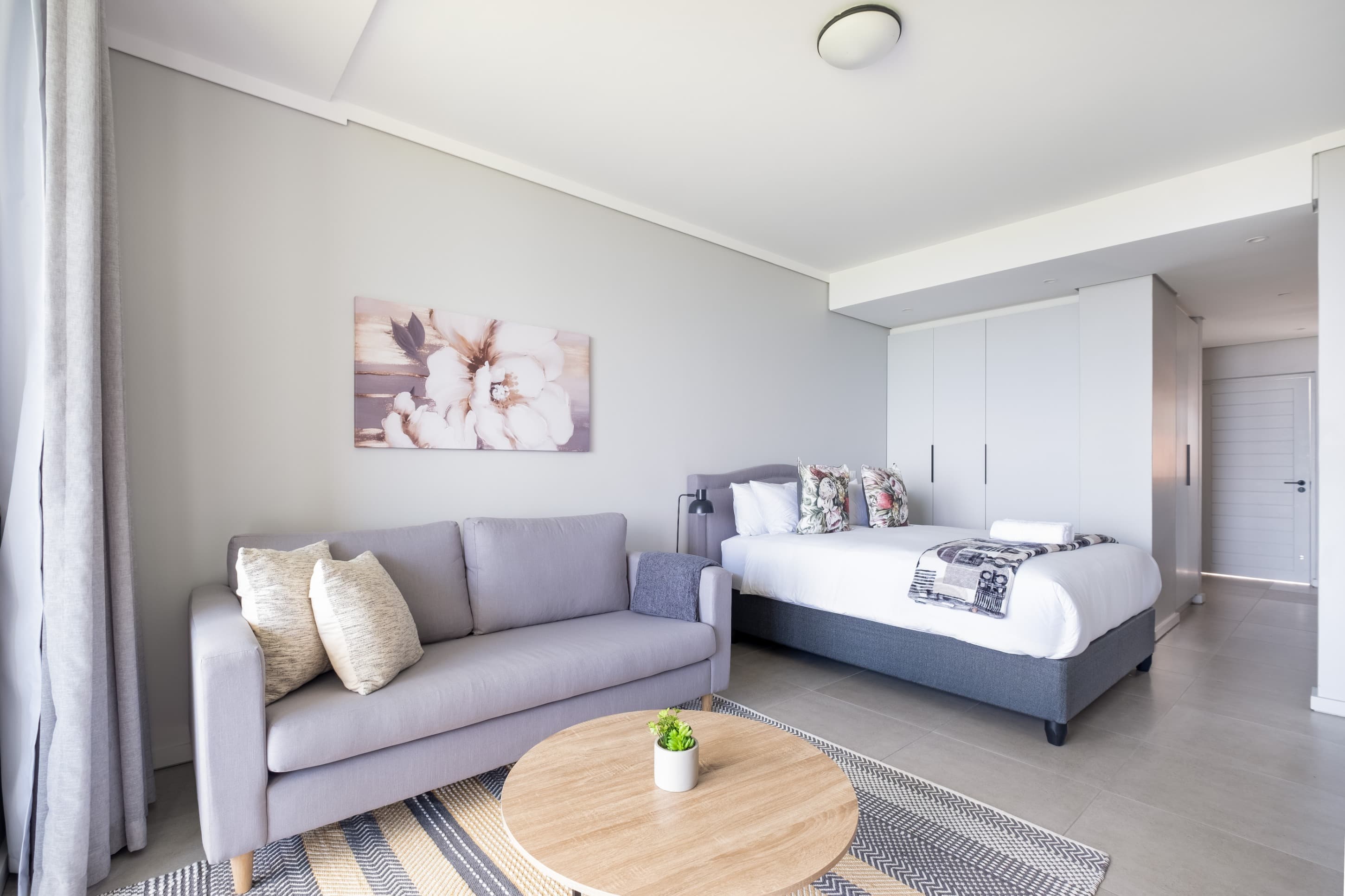 Cosy Studio | Umhlanga Ridge | Pool | Aircon | Gym