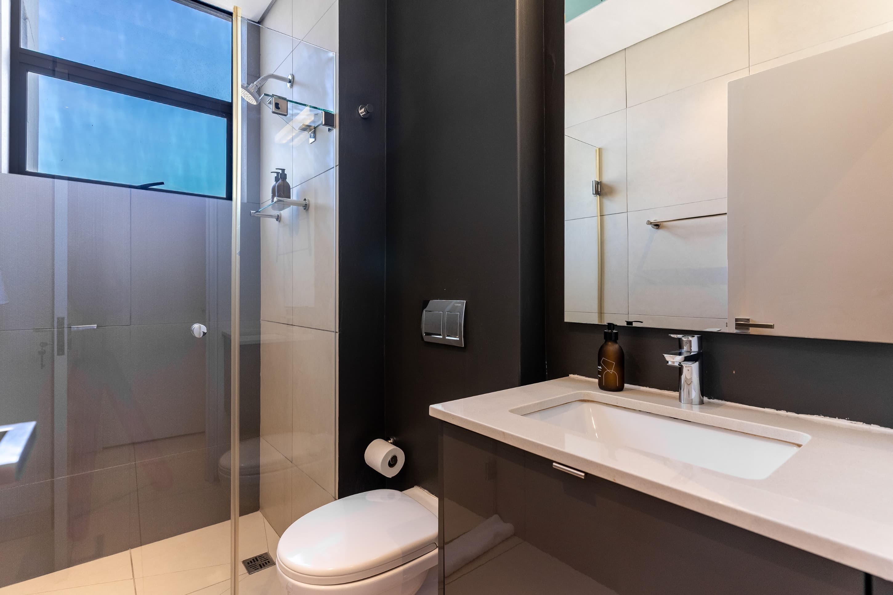 Spacious Green Point Escape